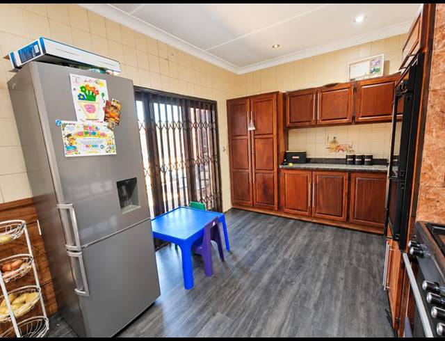 3 BEDROOM HOUSE FOR SALE IN STRUBENVALE